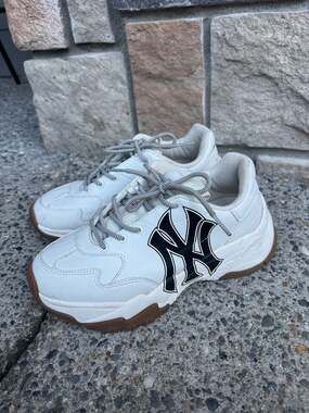 MLB New York Yankees Chunky Sneakers White/Black Size US 8